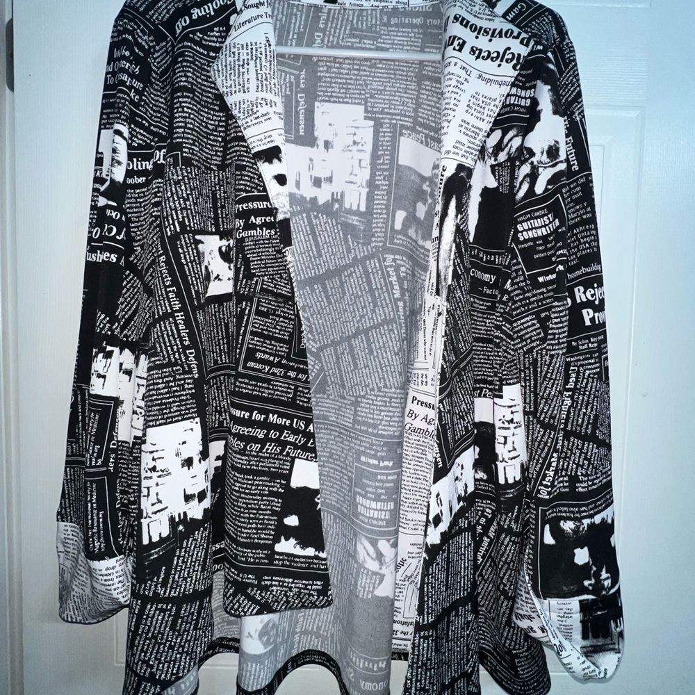 Black and White Newspaper Print Women's Cardigan Jacket